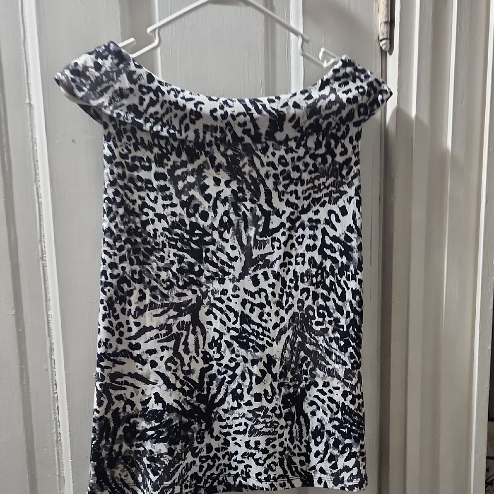 Rafaella Black and White Animal Print Sleeveless Top In Size Small